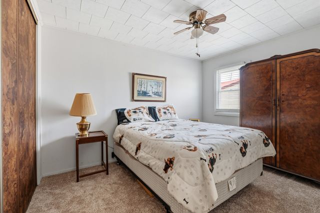 722 Driftwood Dr, Lobelville, TN 37097