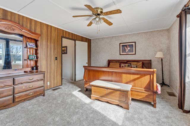 722 Driftwood Dr, Lobelville, TN 37097