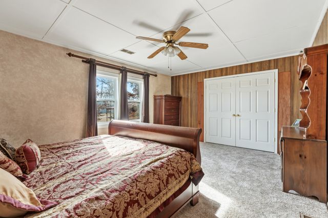 722 Driftwood Dr, Lobelville, TN 37097