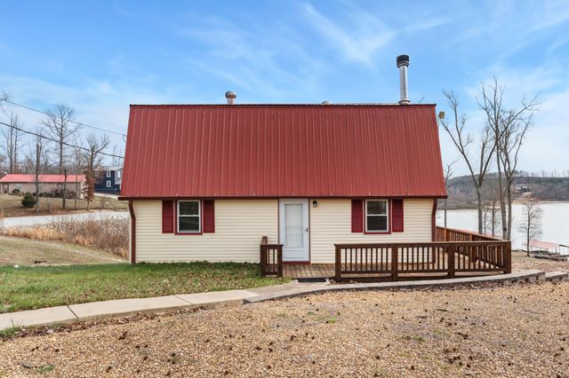 722 Driftwood Dr, Lobelville, TN 37097