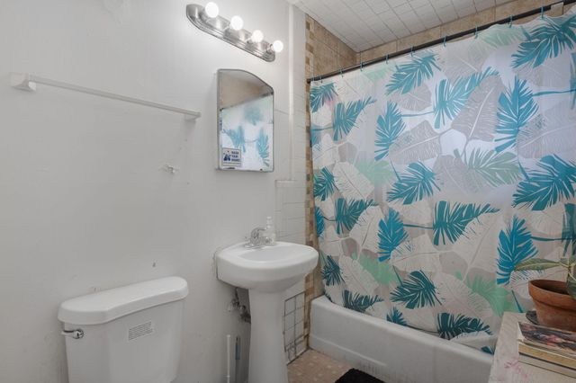 401 Vermont Street NE, Albuquerque, NM 87108