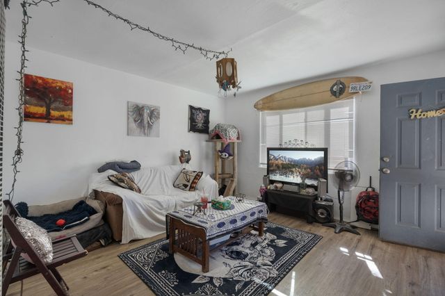 401 Vermont Street NE, Albuquerque, NM 87108