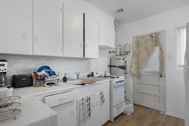 401 Vermont Street NE, Albuquerque, NM 87108