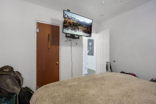 401 Vermont Street NE, Albuquerque, NM 87108