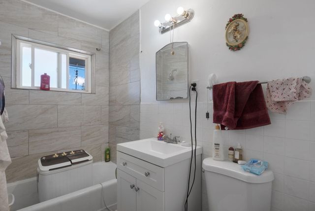 401 Vermont Street NE, Albuquerque, NM 87108