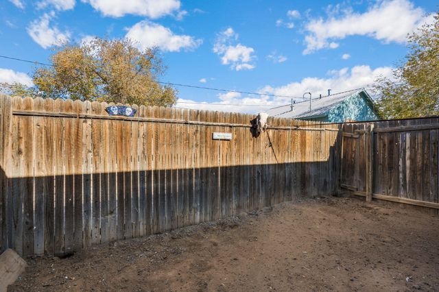 401 Vermont Street NE, Albuquerque, NM 87108