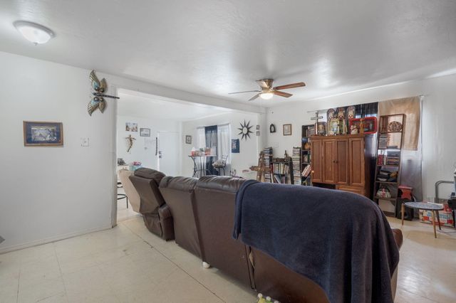 401 Vermont Street NE, Albuquerque, NM 87108