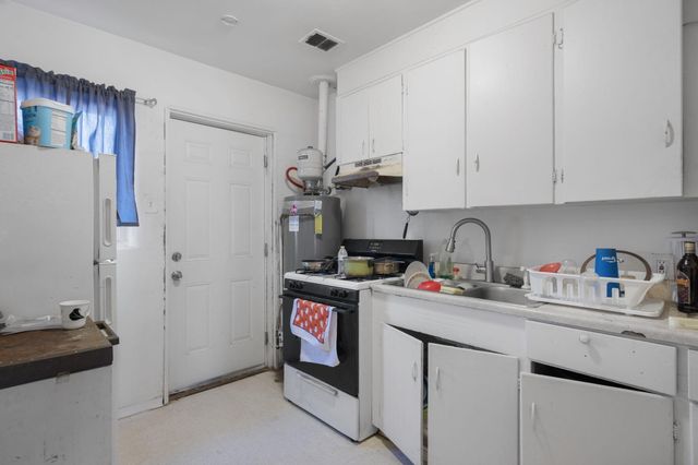 401 Vermont Street NE, Albuquerque, NM 87108