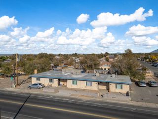401 Vermont Street NE, Albuquerque, NM 87108