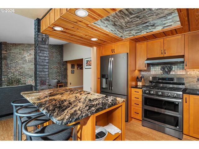 1840 REES HILL Rd 19, Salem, OR 97306