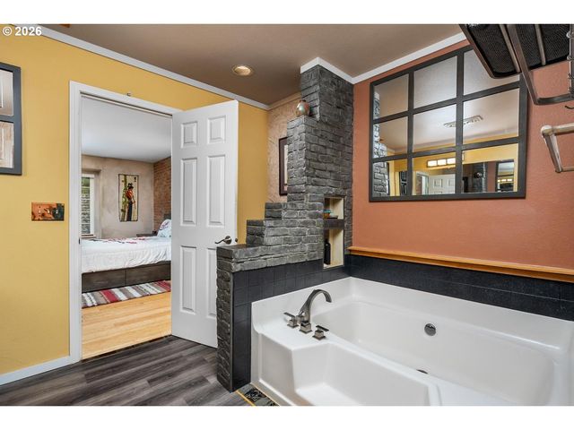 1840 REES HILL Rd 19, Salem, OR 97306