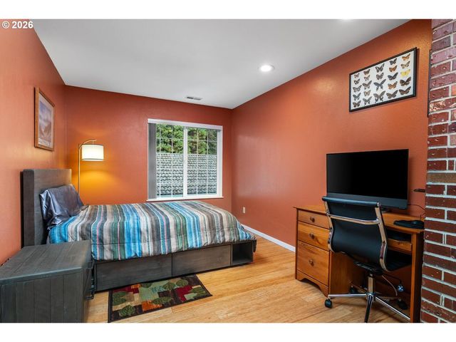 1840 REES HILL Rd 19, Salem, OR 97306