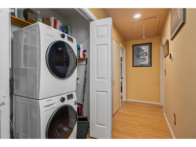 1840 REES HILL Rd 19, Salem, OR 97306