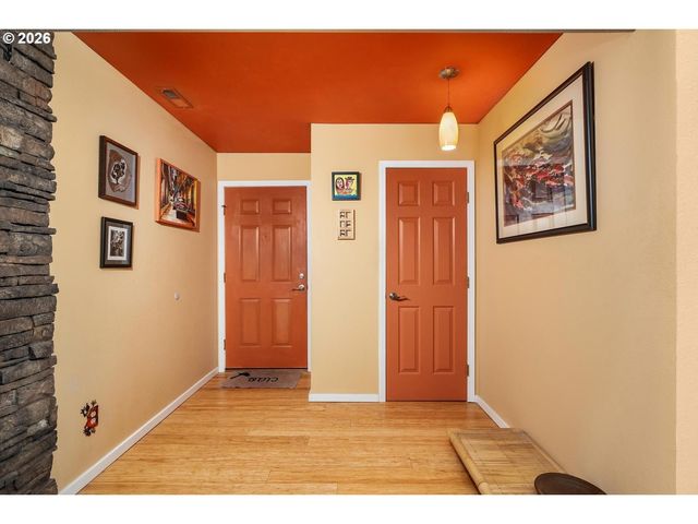 1840 REES HILL Rd 19, Salem, OR 97306