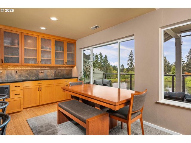 1840 REES HILL Rd 19, Salem, OR 97306