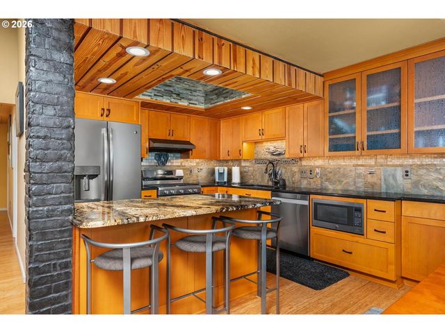 1840 REES HILL Rd 19, Salem, OR 97306