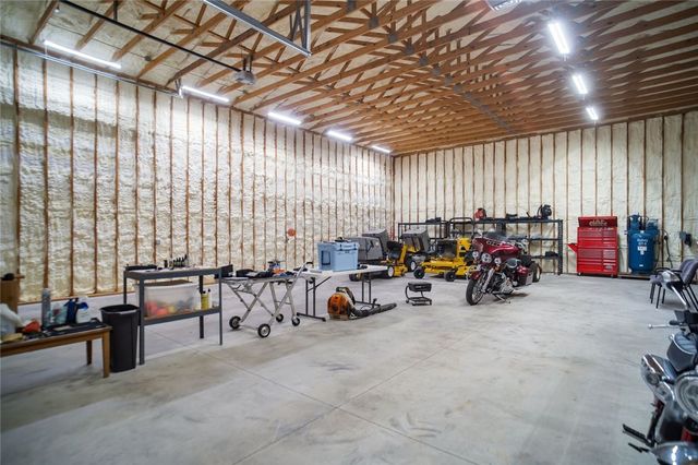 2721 W Perry Road, Rogers, AR 72758