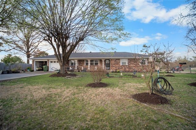 2721 W Perry Road, Rogers, AR 72758