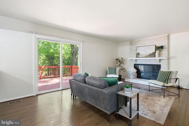 9202 DOROTHY LN, Springfield, VA 22153