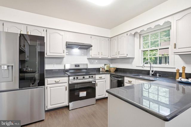 9202 DOROTHY LN, Springfield, VA 22153