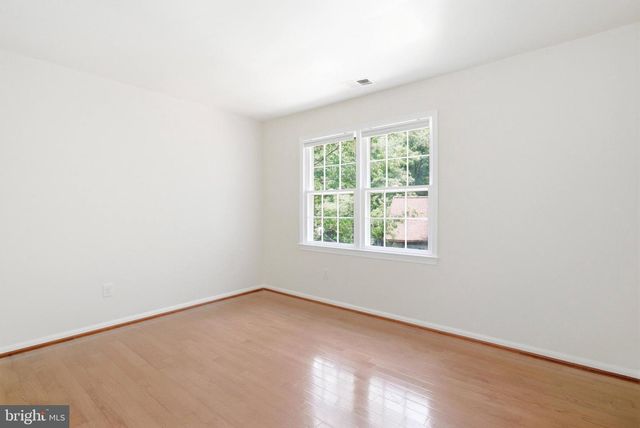 9202 DOROTHY LN, Springfield, VA 22153