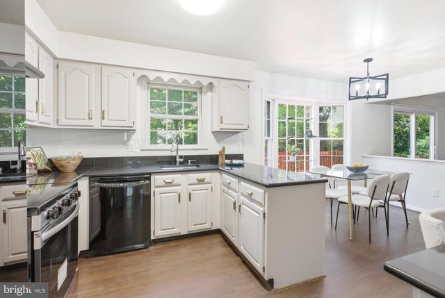 9202 DOROTHY LN, Springfield, VA 22153