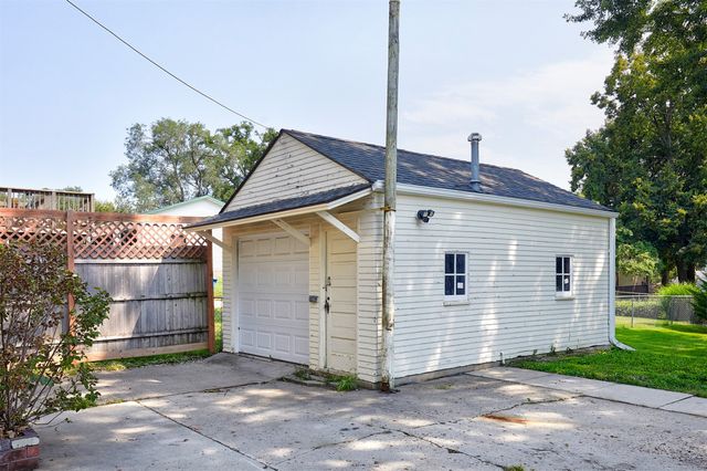 4901 SW 12th Street, Des Moines, IA 50315