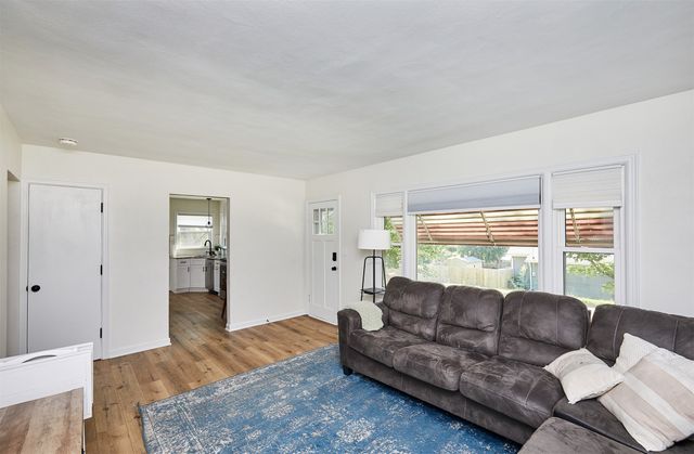 4901 SW 12th Street, Des Moines, IA 50315