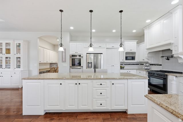 1261 W ALTA CREEK CIR, South Jordan, UT 84095