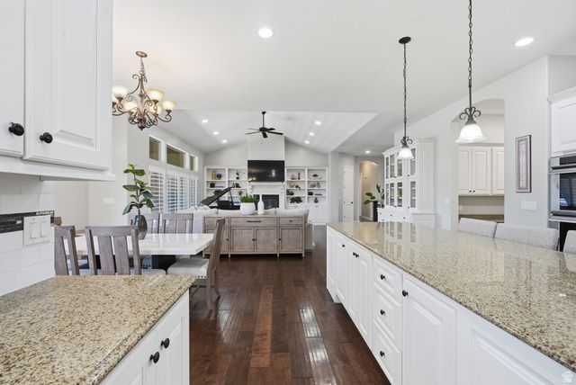 1261 W ALTA CREEK CIR, South Jordan, UT 84095