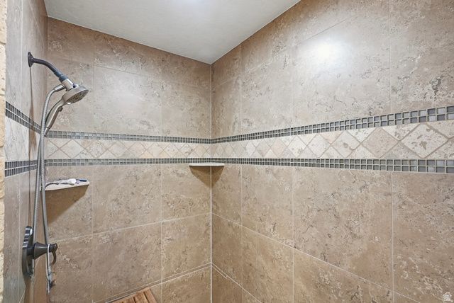 1261 W ALTA CREEK CIR, South Jordan, UT 84095