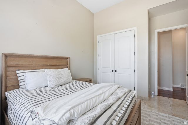 1261 W ALTA CREEK CIR, South Jordan, UT 84095
