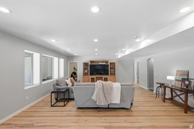 1261 W ALTA CREEK CIR, South Jordan, UT 84095