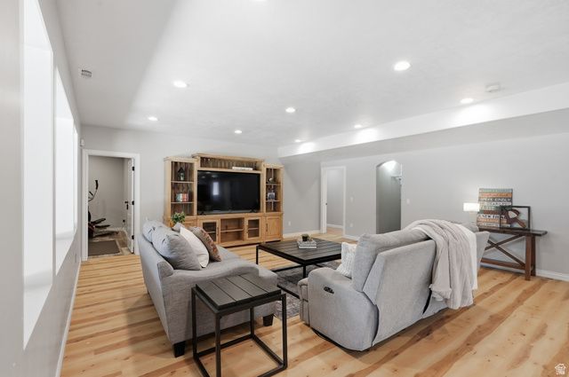 1261 W ALTA CREEK CIR, South Jordan, UT 84095
