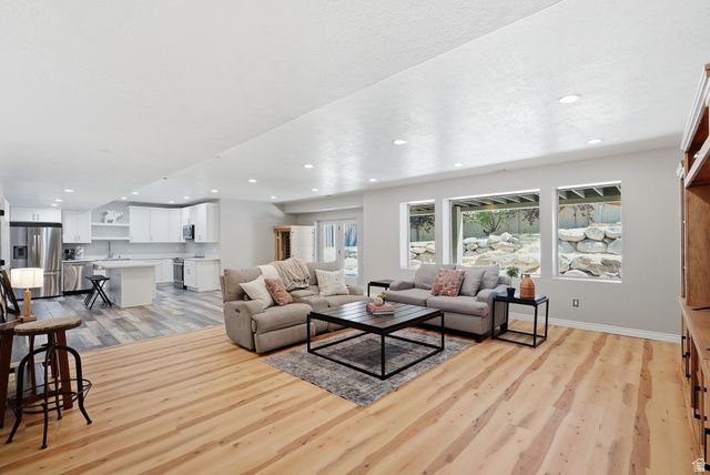 1261 W ALTA CREEK CIR, South Jordan, UT 84095