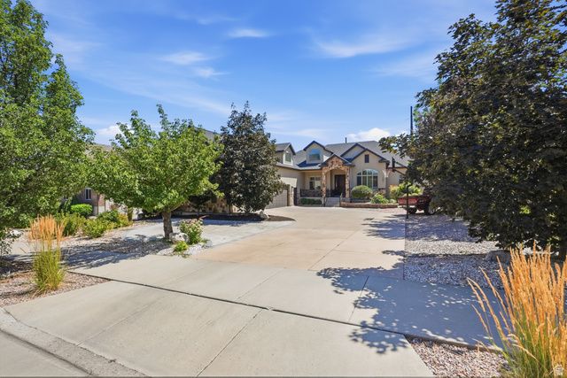 1261 W ALTA CREEK CIR, South Jordan, UT 84095