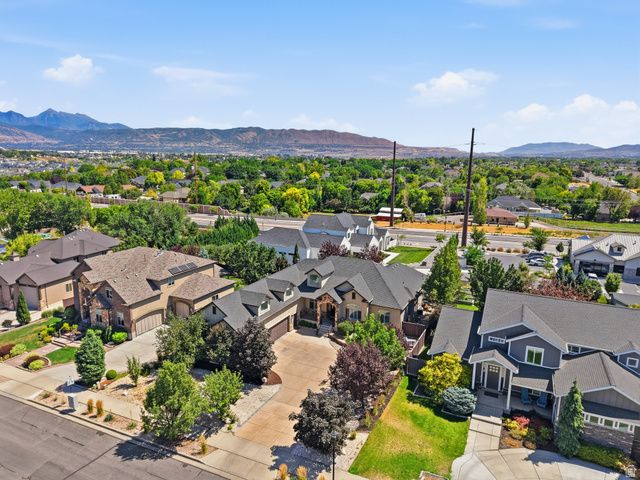 1261 W ALTA CREEK CIR, South Jordan, UT 84095