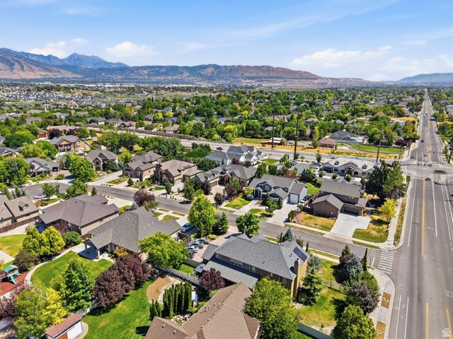 1261 W ALTA CREEK CIR, South Jordan, UT 84095