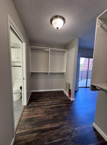 1532 W Harmony Lake Circle, Davie, FL 33324