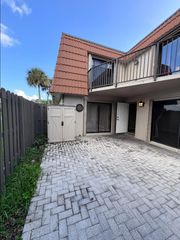 1532 W Harmony Lake Circle, Davie, FL 33324