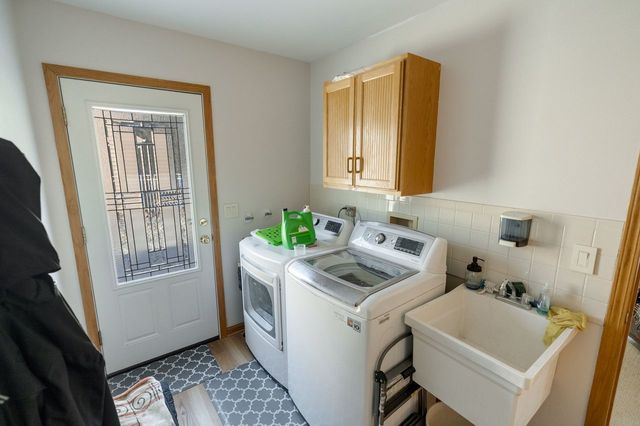 201 Amber Court, West Chicago, IL 60185