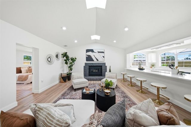 327 N DUNCAN AVENUE, Clearwater, FL 33755