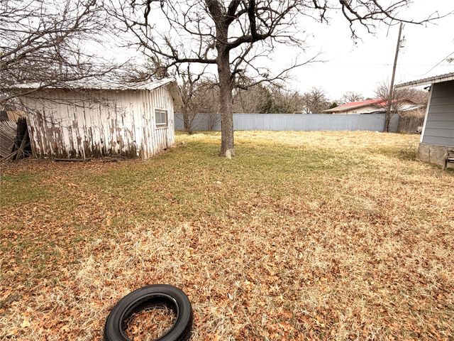 503 E Sadosa Street, Eastland, TX 76448