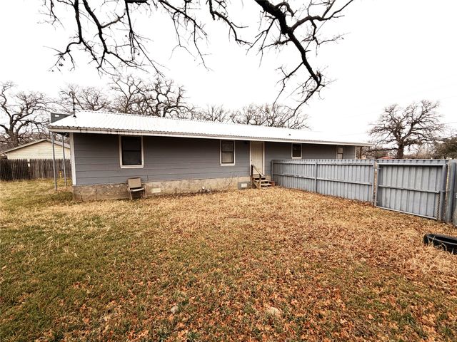 503 E Sadosa Street, Eastland, TX 76448