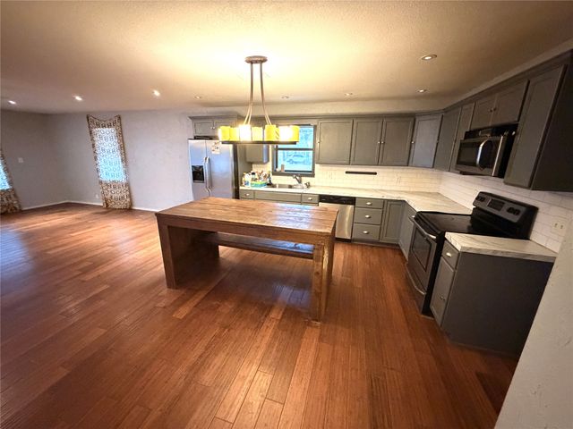 503 E Sadosa Street, Eastland, TX 76448