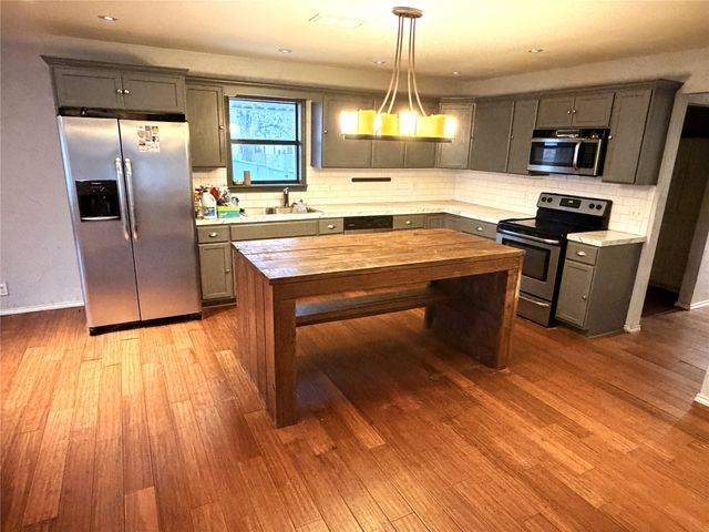 503 E Sadosa Street, Eastland, TX 76448