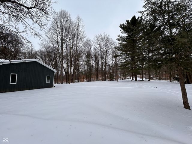 2495 Lenvoil Road, Martinsville, IN 46151