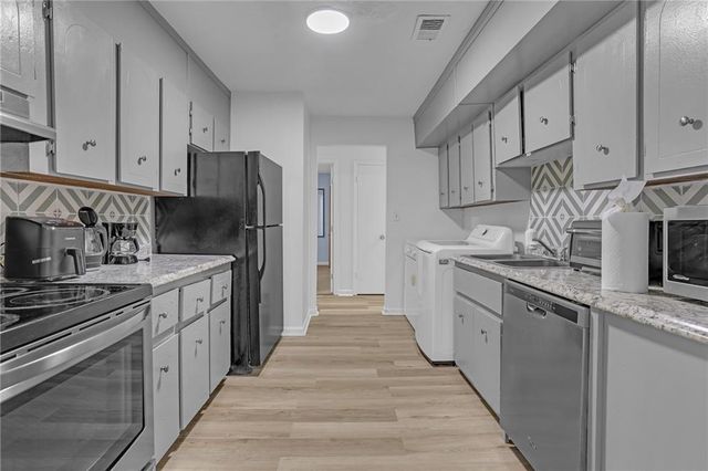 2394 Lawrenceville Hwy, Decatur, GA 30033