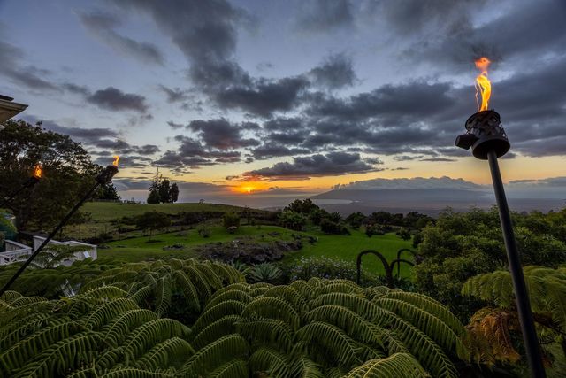 980 Polipoli Rd, Kula, HI 96790