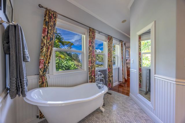 980 Polipoli Rd, Kula, HI 96790